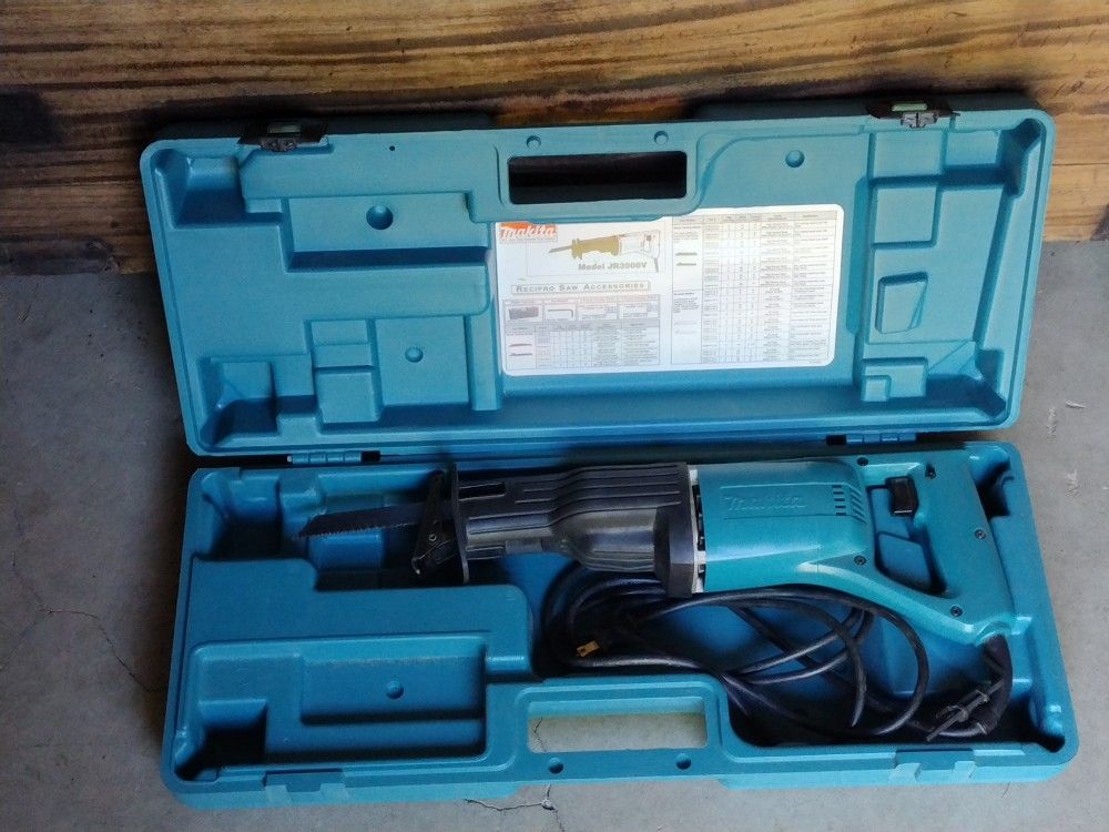 Makita JR3000V Reciprocating Saw And Plastic Case Great Condition