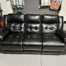Like New Power Reclining Lay Flat Sofa/Couch 