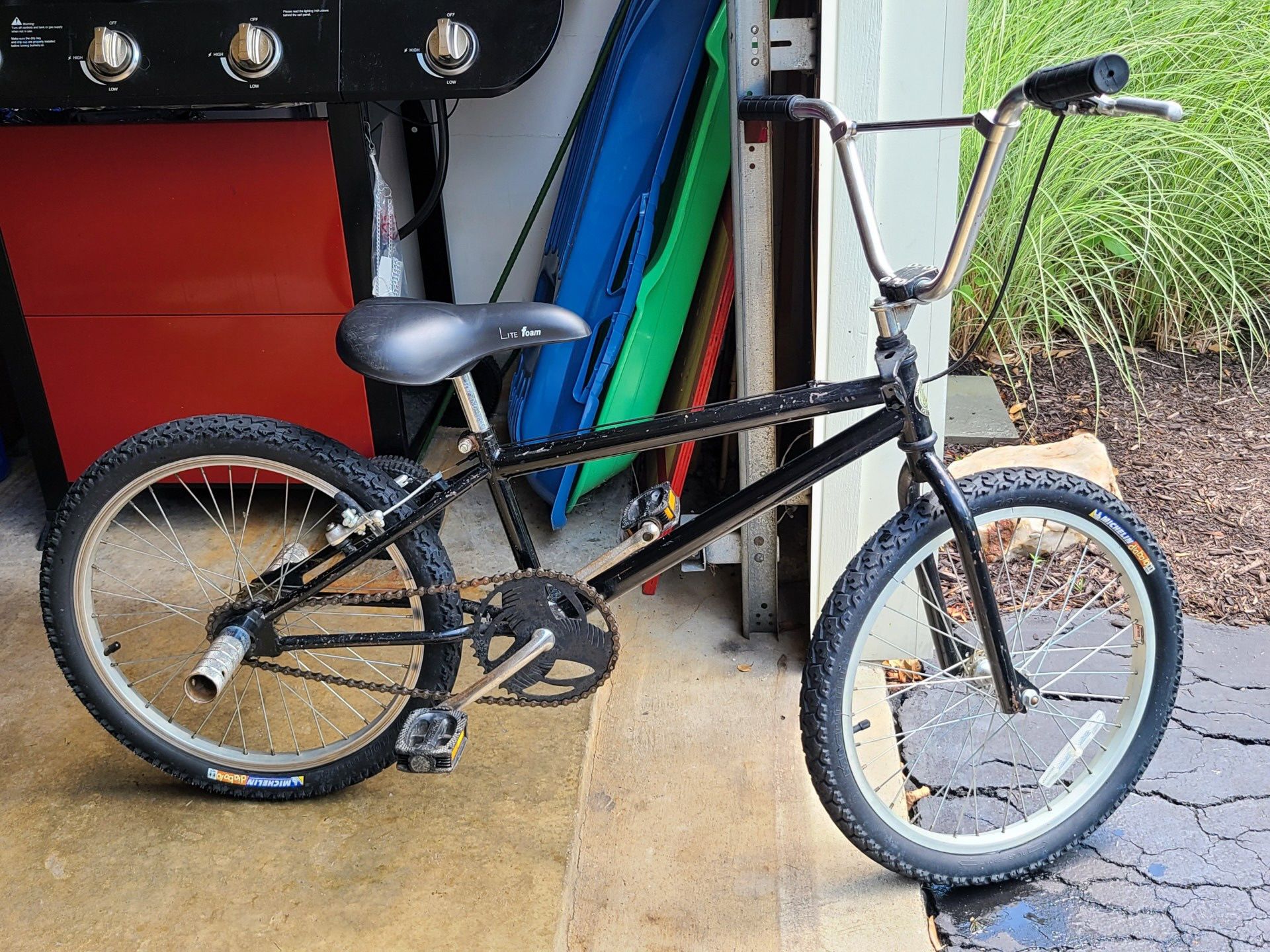 MONGOOSE 20” BMX BIKE