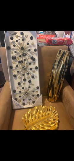 Some knickknacks all in great condition