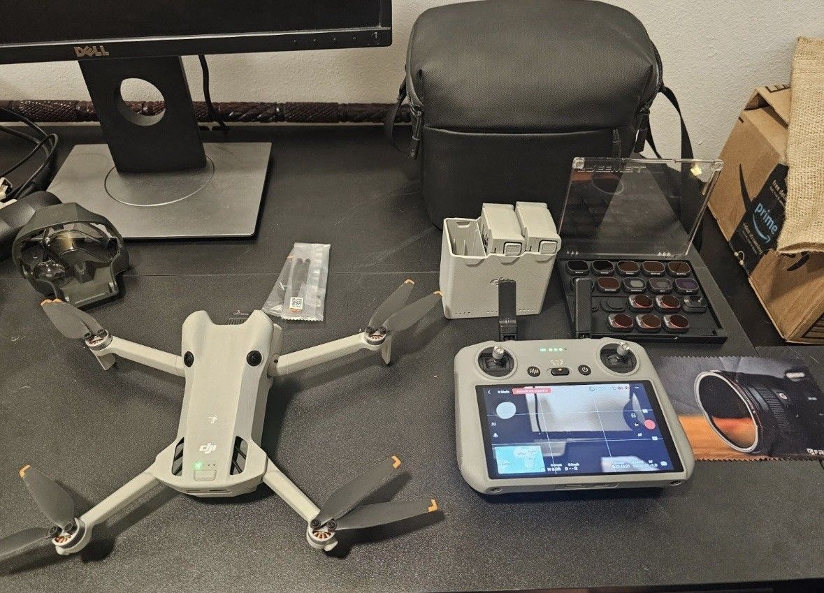 DJI Mini 4 Pro Fly More Combo.