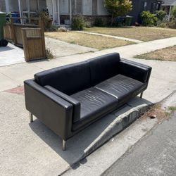 FREE COUCH