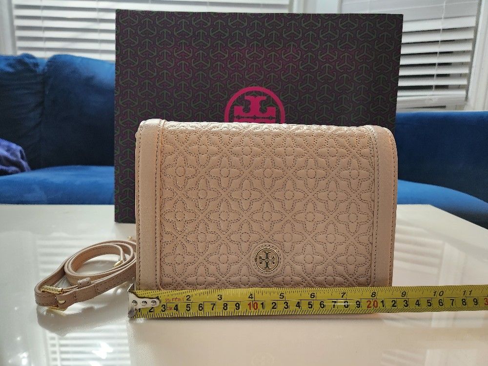 Like New Tory Burch Purses for Sale in Chicago, IL - OfferUp