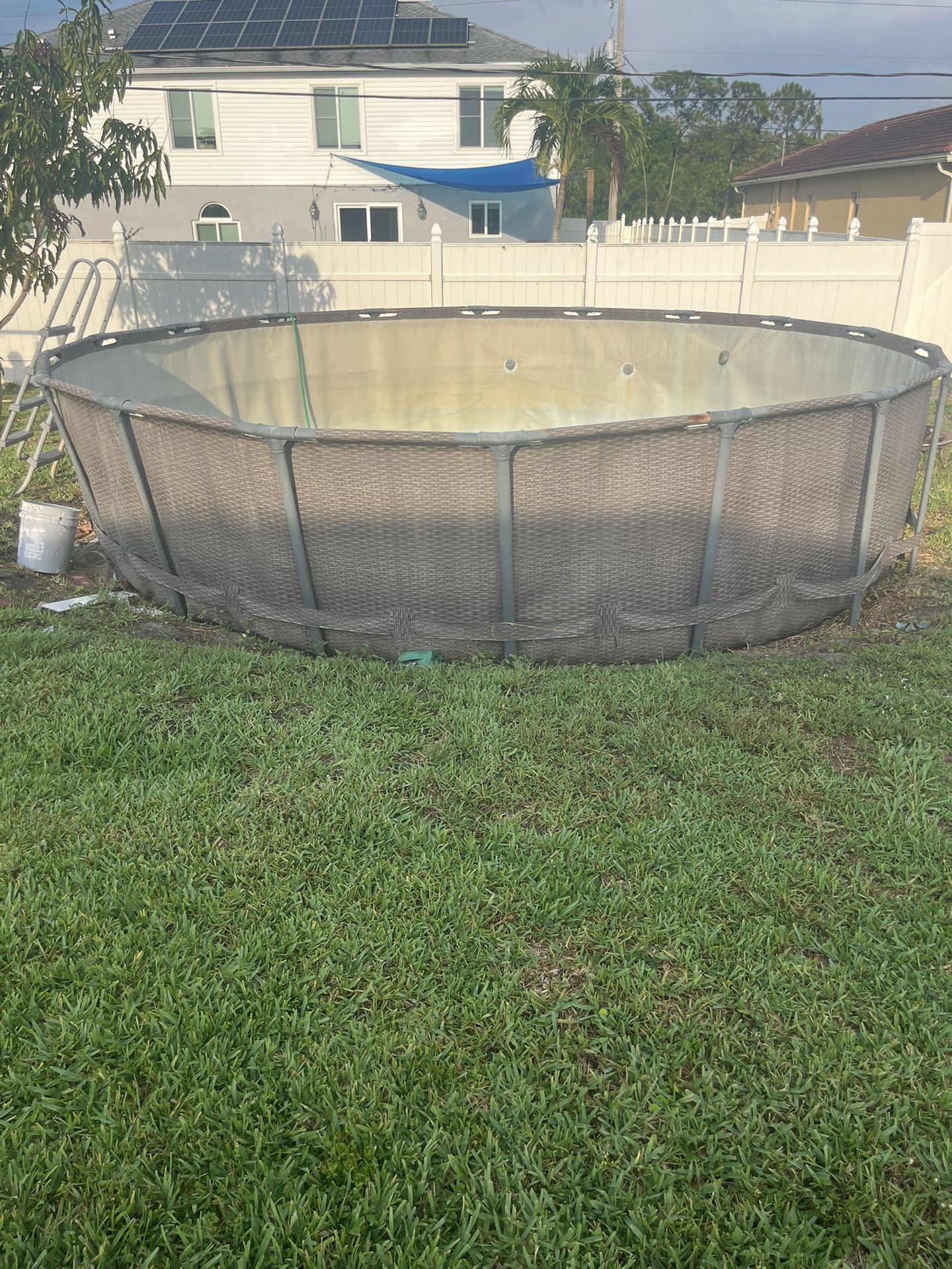 Bestway 18x48 Above Ground Pool