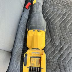 DeWALT 20v Brushless Saw Saw 120, BATTERY NOT INCLUDED, 