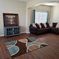 Sectional Couch W/Pillows