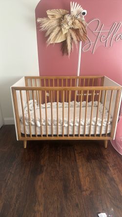 Pottery Barn Kids Crib GREAT CONDITION