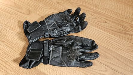 Leather motorcycle gloves