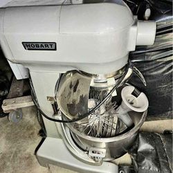 Hobart Commercial Mixer 20QT w/ Guard & 3 Attachments