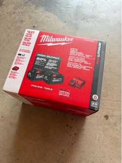 BRAND NEW Milwaukee M18 FUEL Sawzall/XC6.0 Battery 2-Pack kit
