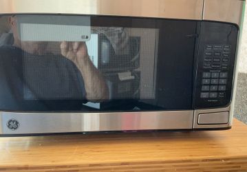 “NEW”—GE COUNTERTOP MICROWAVE OVEN