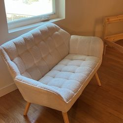 loveseat/couch 