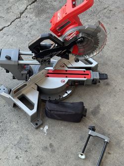 Milwaukee
M18 FUEL 18V Lithium-Ion Brushless Cordless 7-1/4 in. Dual Bevel Sliding Compound Miter Saw (Tool-Only)