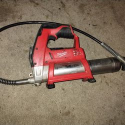 Milwaukee M12 Cordless Grease Gun 