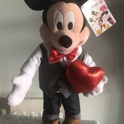Mickey Mouse Valentine’s Greeter 