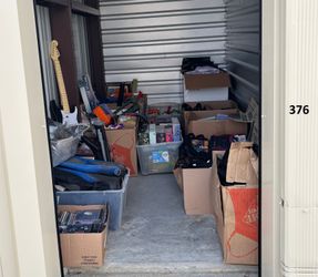 Auction Unit 376 8/10-Books, Collectibles, Backpacks, Clothing, Shoes, Totes, Purses, Toys