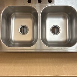 Dayton 33in Kitchen Sink