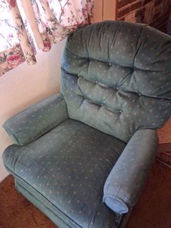 Regular size green lounging chair