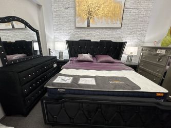 4pc Eastern King Black Bedroom Set (Mattress not Included)