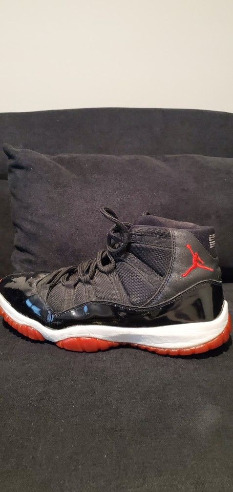 Size 10.5 Jordan 11 (1999) High BRED