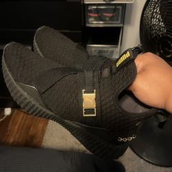 Women Puma Sneakers Size 7