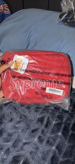* BRAND NEW * Red Supreme Shoulder Bag