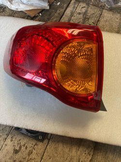 2009 Toyota Corolla taillight LH side