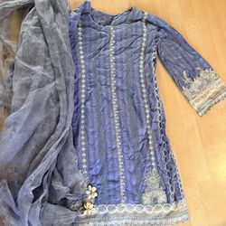 Traditional Indian/Pakistani women dress