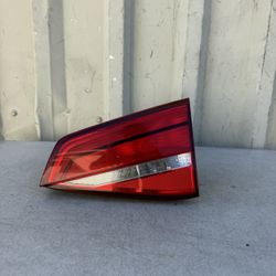 2015 2016 2017 2018 Volkswagen Jetta Trunk Lid Inner Light Tail Light Tail Lamp Taillight Right Passenger Side RH OEM USED ORIGINAL