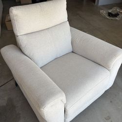 Electric-Power Recliner With Articulating Headrest & USB PORT