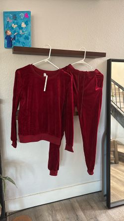 Woman’s Fleece Set