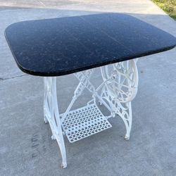 Sewing frame stand table