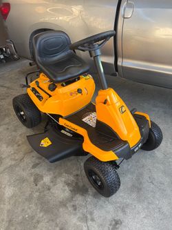 Cub Cadet 30 in. 10.5 HP Briggs and Stratton • Engine 6-Speed Manual Drive Gas Rear Engine Riding Mower with Mulch Kit Included