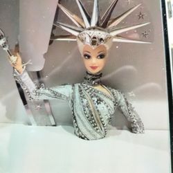 Barbie Silver Statue Of Liberty Perfect Still In Box 150