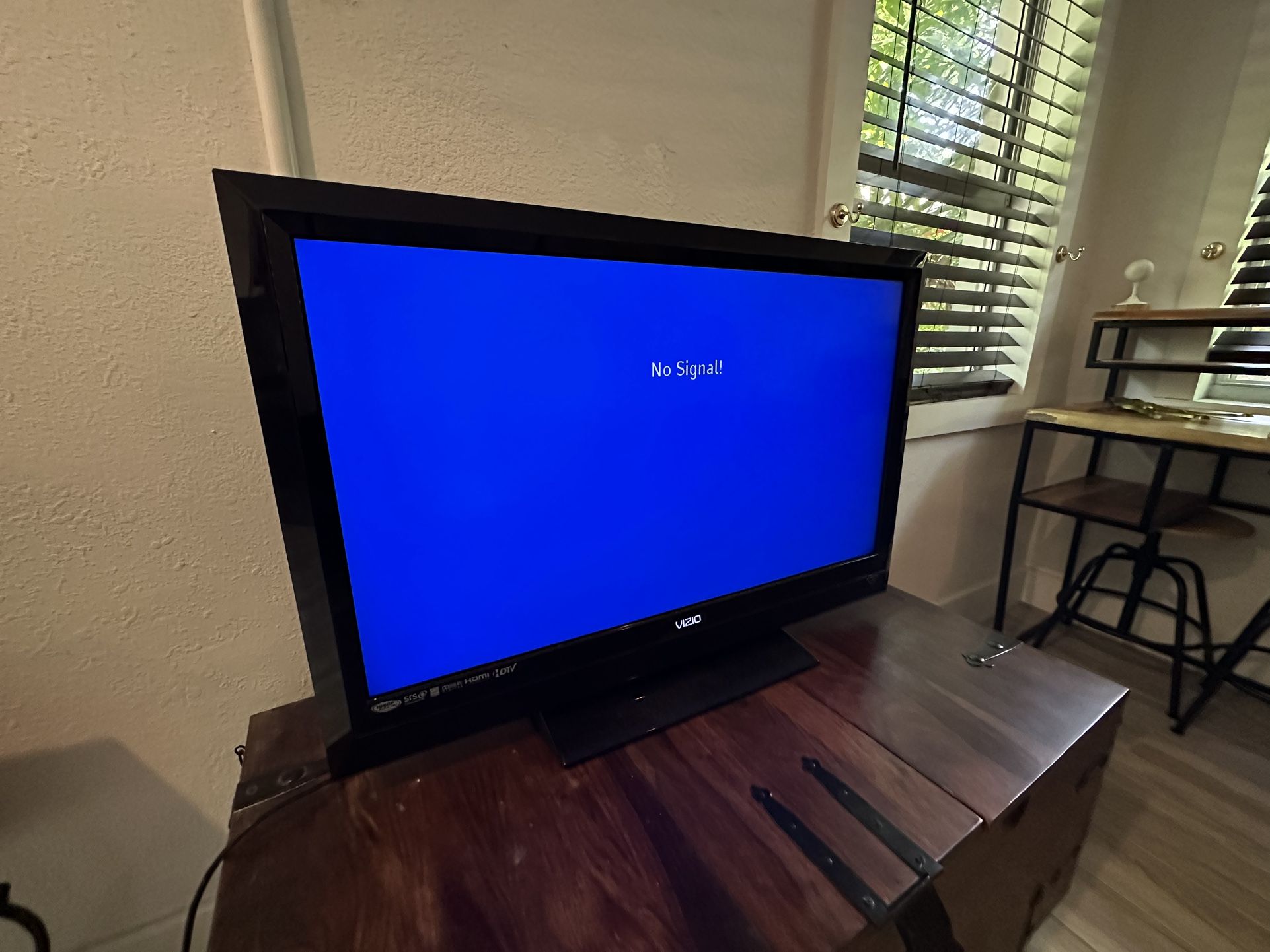 VIZIO 37" Class HDTV (1080p) LCD TV (VL370M)
