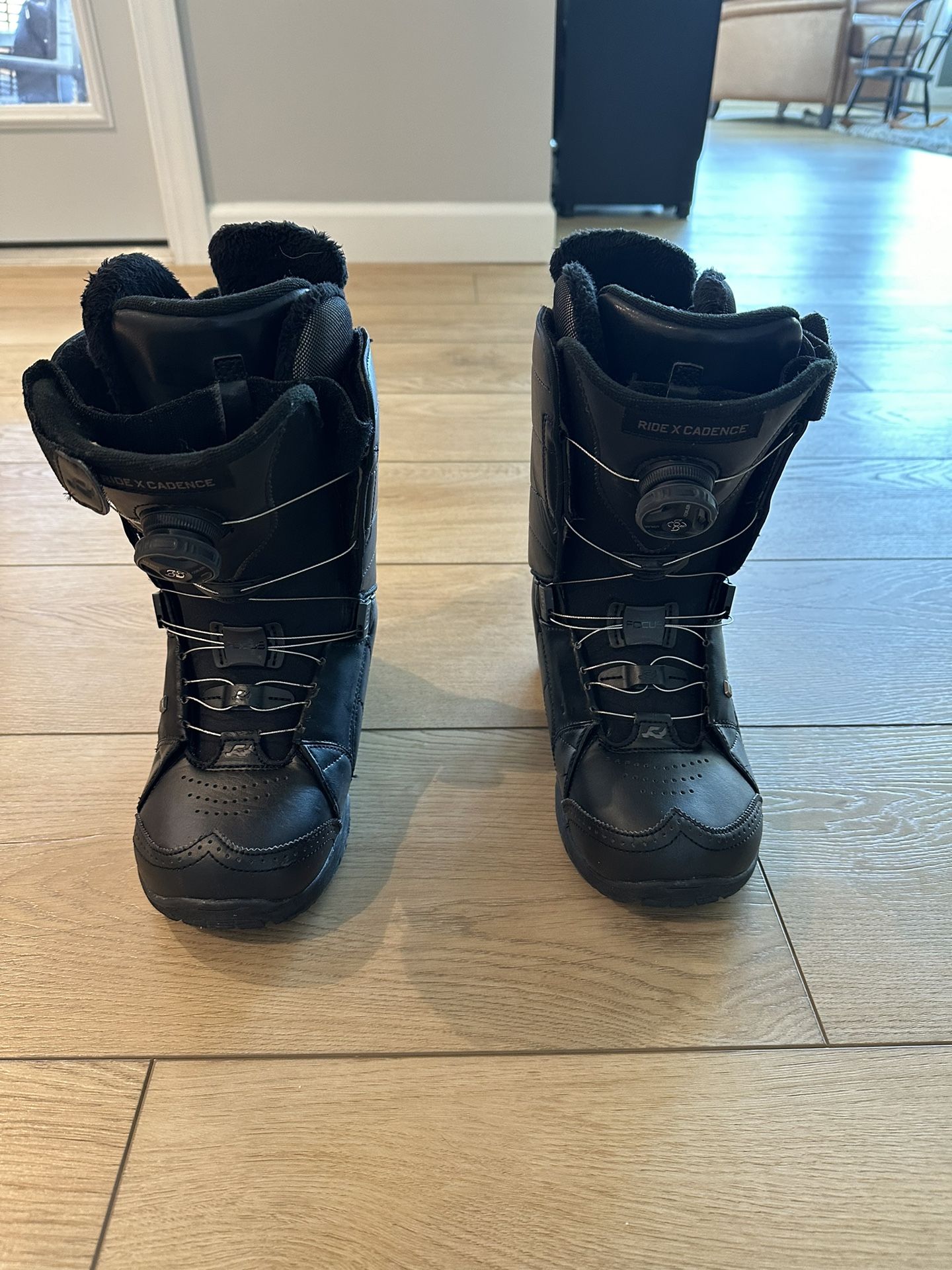 Women’s Snowboard Boots, Size 8 Boa