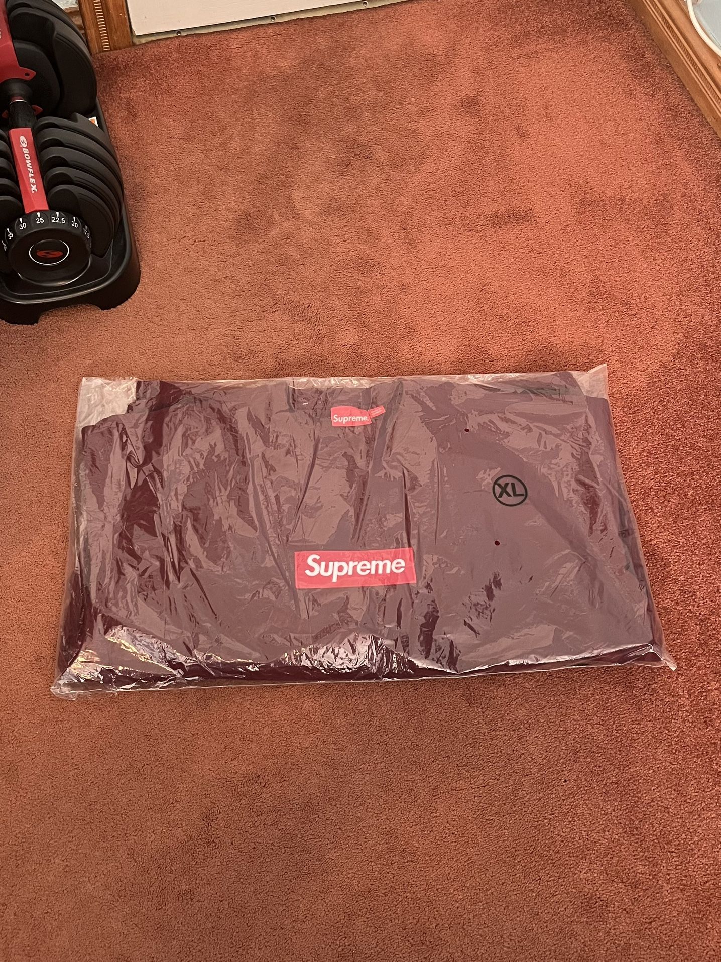 Supreme Box Logo Crewneck Cardinal Size XL FW22 for Sale in