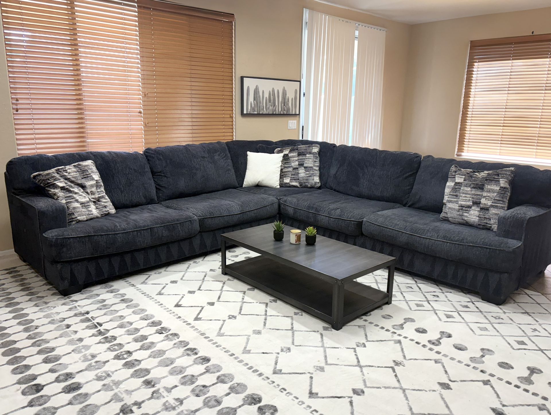Ashley 3pc Grey RawCliffe Sectional
