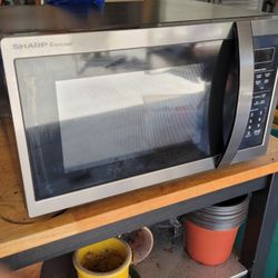 Sharp Carousel Table Top Microwave