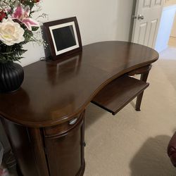 Kidney Style Desk. Real Solid Wood !!!