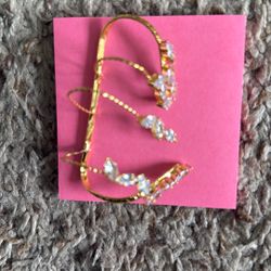 Earring 