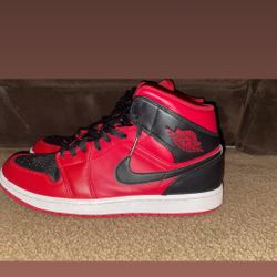 Jordan 1 Mid Reverse Bred 
