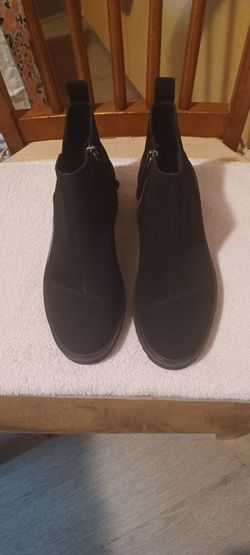 Toms boots size 8