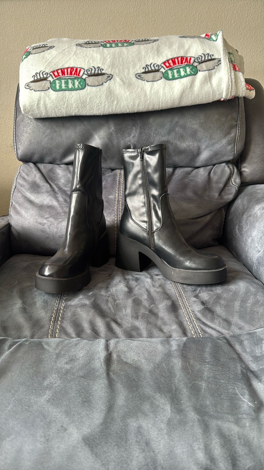 Madden Girl Black Zip Up Women’s Heel Boots Size 9 Worn Once