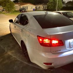 Lexus is(contact info removed) 158707 miles Year/ano 2007
