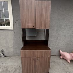 kitchen pantry cabinets 