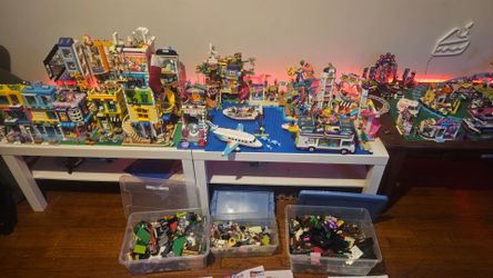 Lego Friends City Display Collection everything included