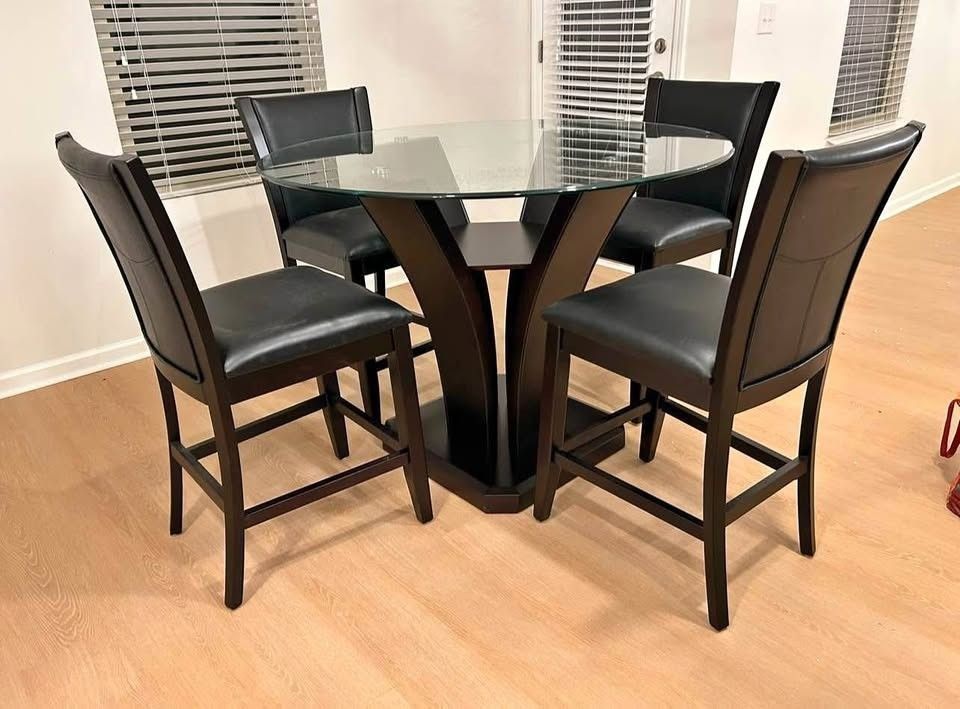 Thanksgiving Ready! 7-Piece Dining Set – Open for Pickup NOW!