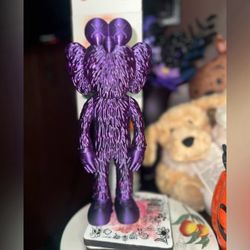 Elmo 3D Figurine Kaws : ~9Inches tall   Changing colors: Purple and Black