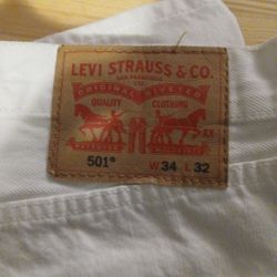 Jeans white levi'so.     34. 32  